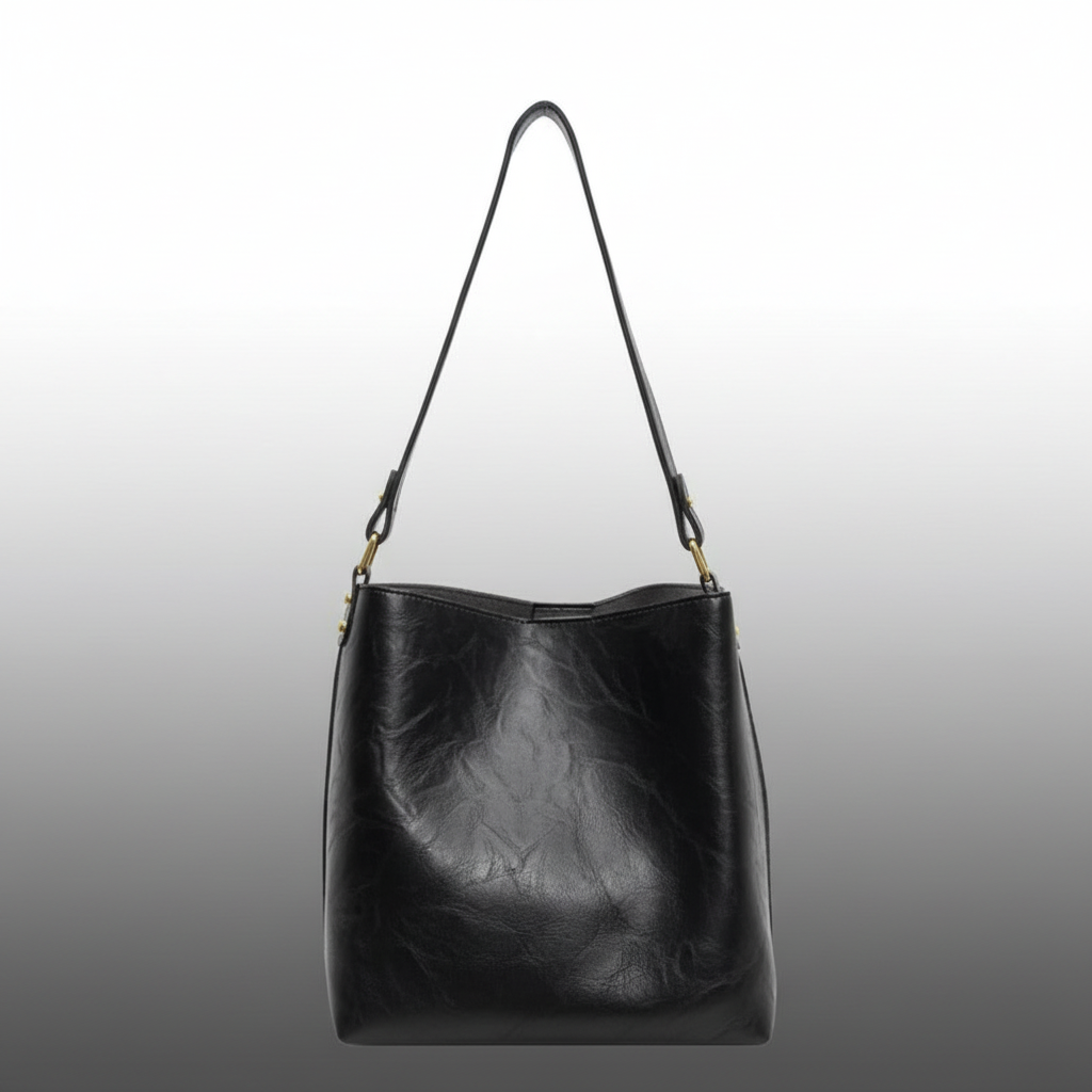 Mala preta com fundo de estúdio